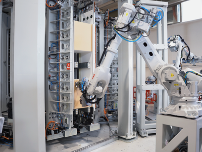 At Xylexpo, Tecno Logica evolves the RO-TEC concept: from edgebanding to complete machining, through to window and door production